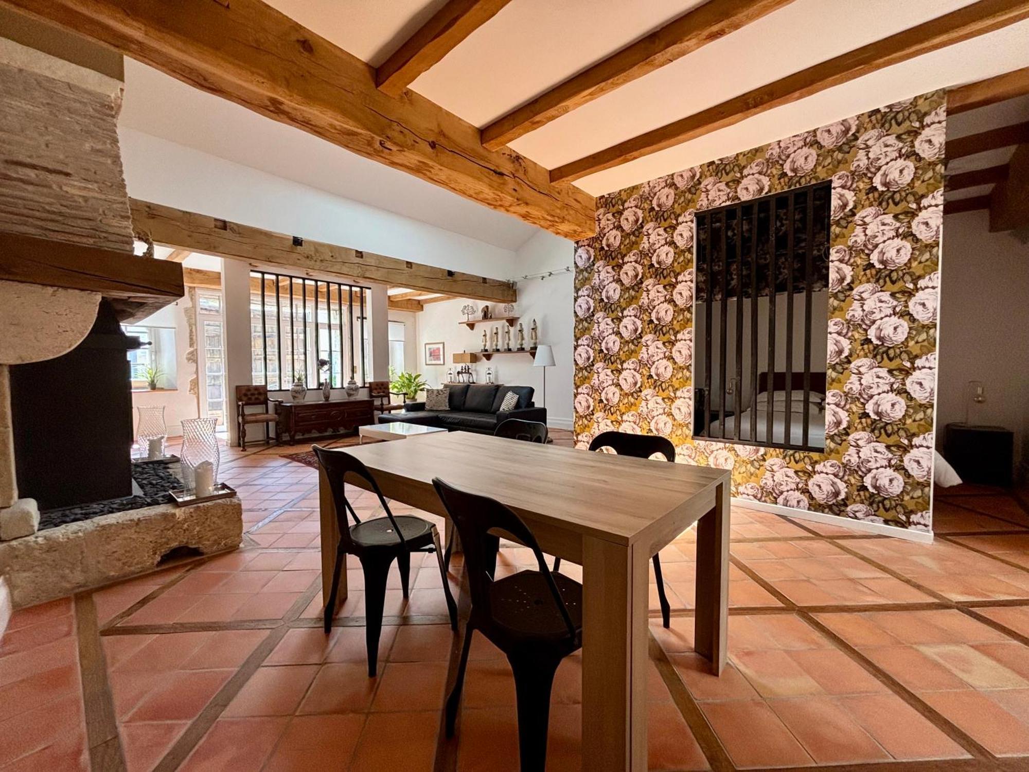 Bed and Breakfast Domaine des Monges Saint-Seurin-de-Prats Exterior foto